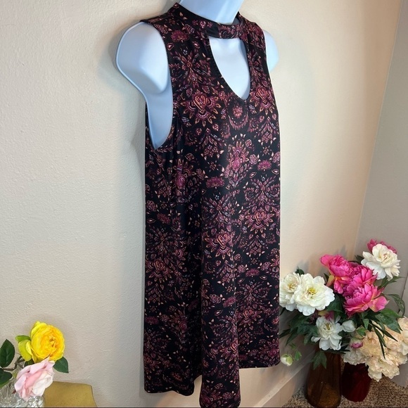 M Mudd Brand Sleeveless Black And Pink Boho Print Shift Dress Keyhole Neckline - Picture 2 of 8